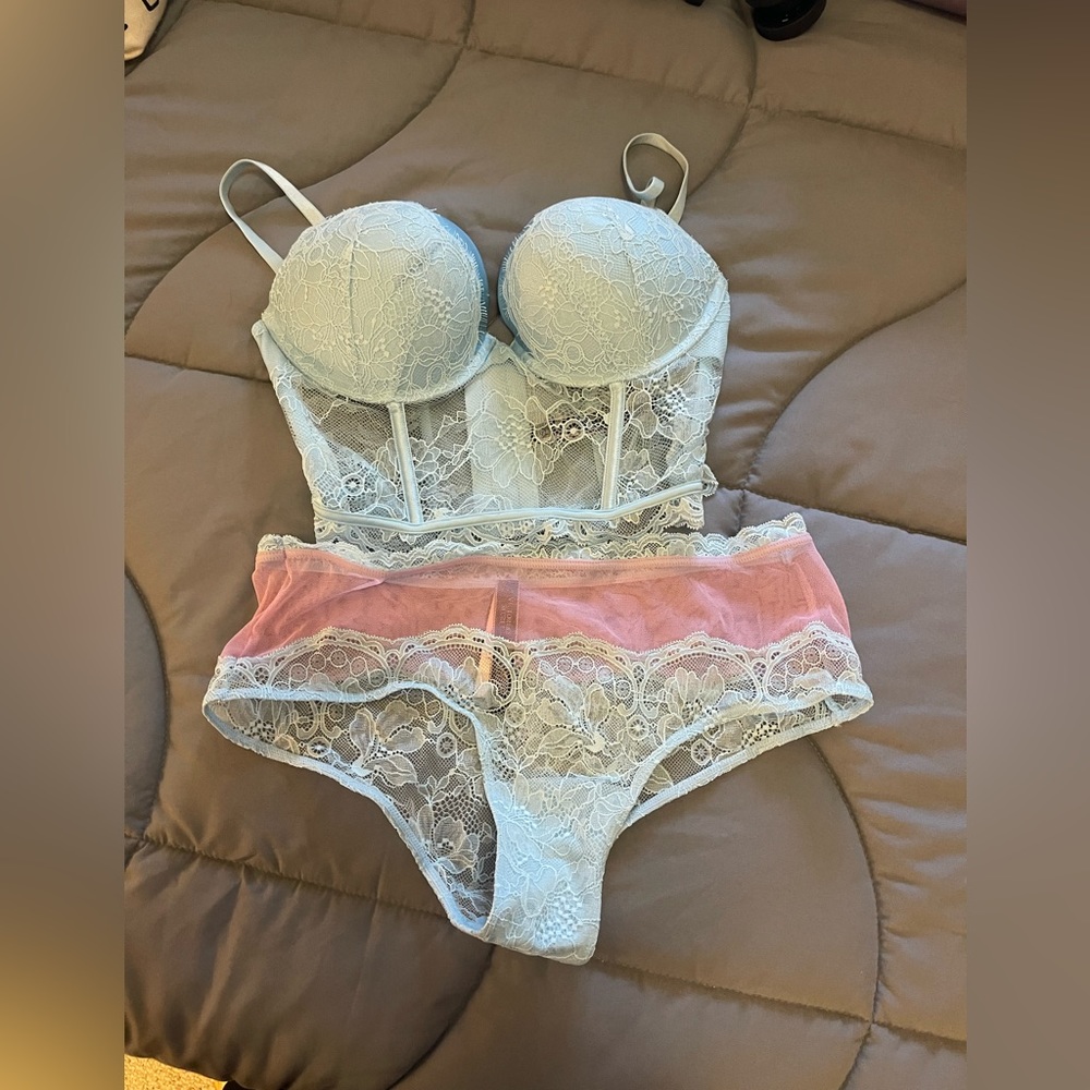NWOT Victoria's Secret push up bustier and matching underwear